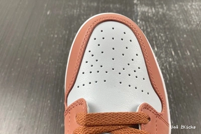 DC0774-080 StreetReady J 1  67 Orange Sky Low Jordan 0905